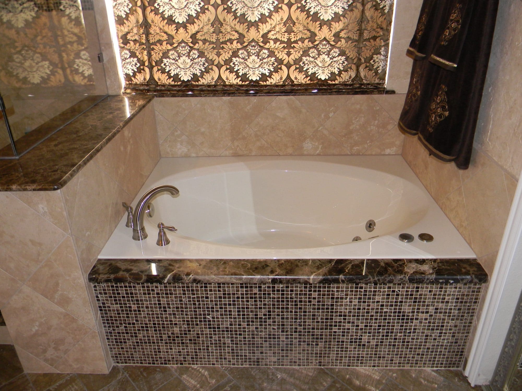 42x60 Oval Bathtub BR-33 - Image 5